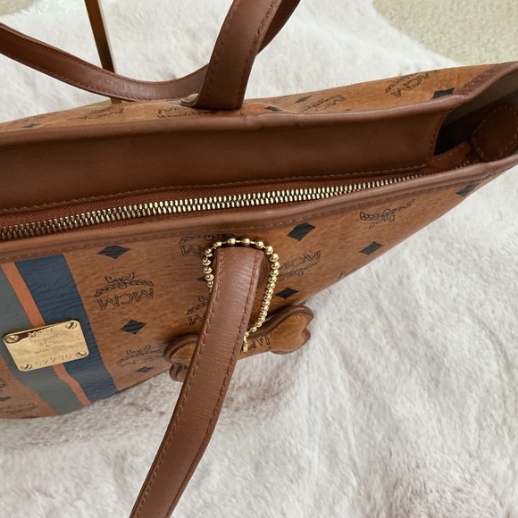 MCM Cognac Tote MM size - Picture 6 of 6